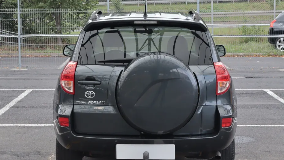 Toyota RAV4 -