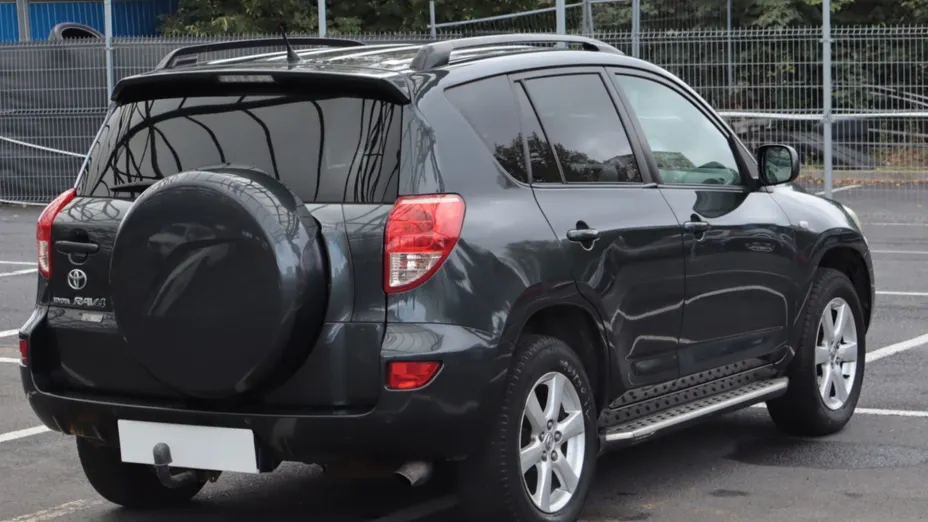 Toyota RAV4 -