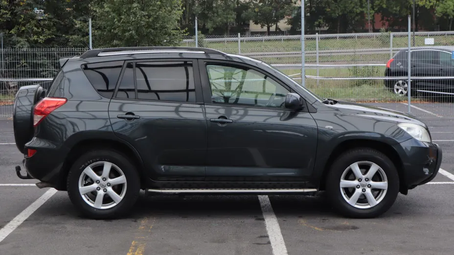 Toyota RAV4 -