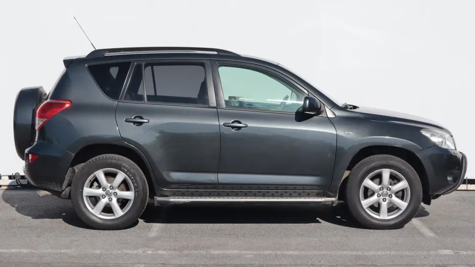 Toyota RAV4 -