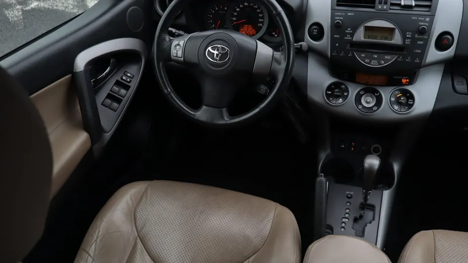 Toyota RAV4 -