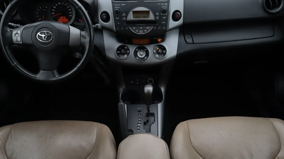 Toyota RAV4 -