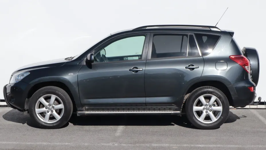 Toyota RAV4 -