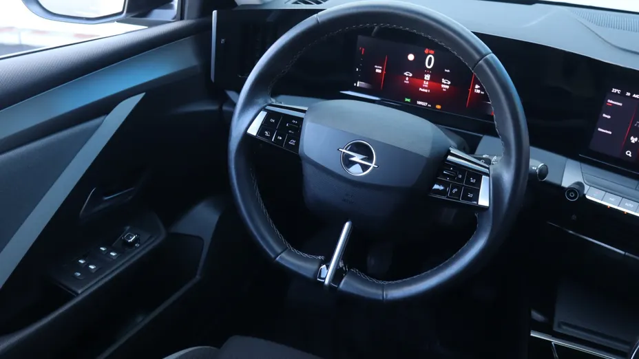 Opel Astra -