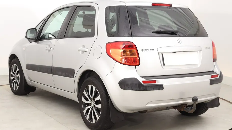 Suzuki SX4 -