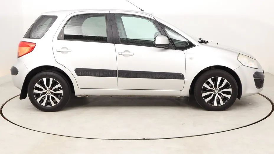 Suzuki SX4 -