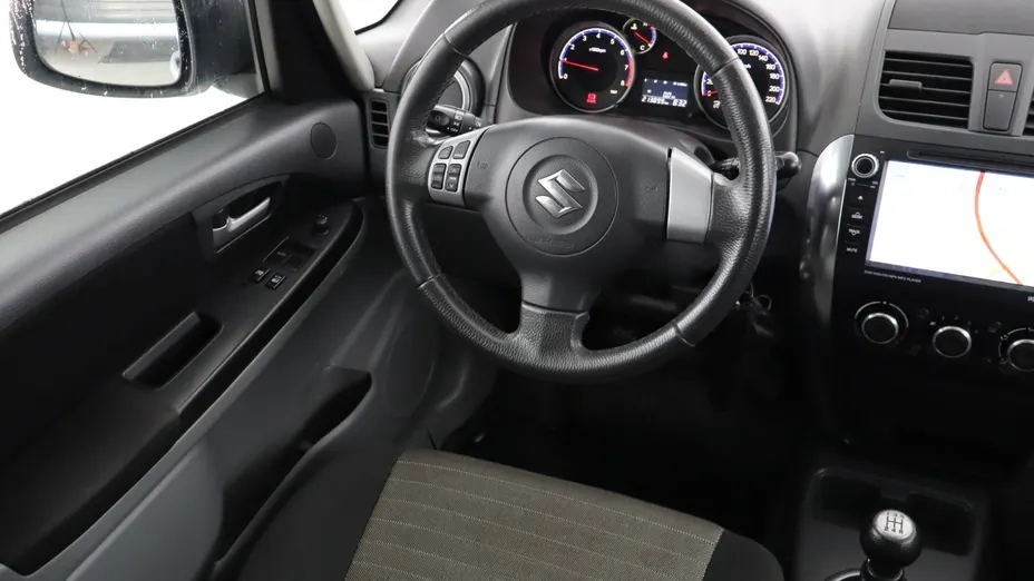 Suzuki SX4 -