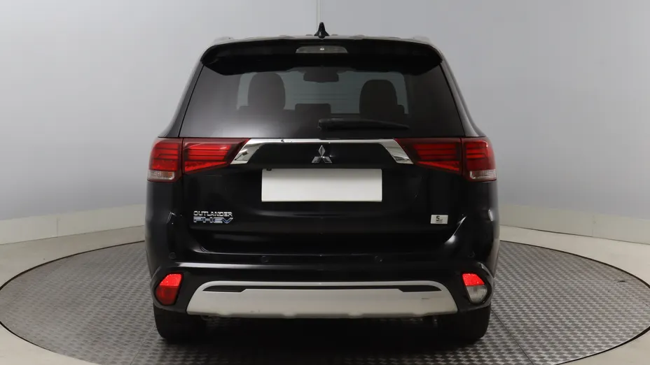 Mitsubishi Outlander -