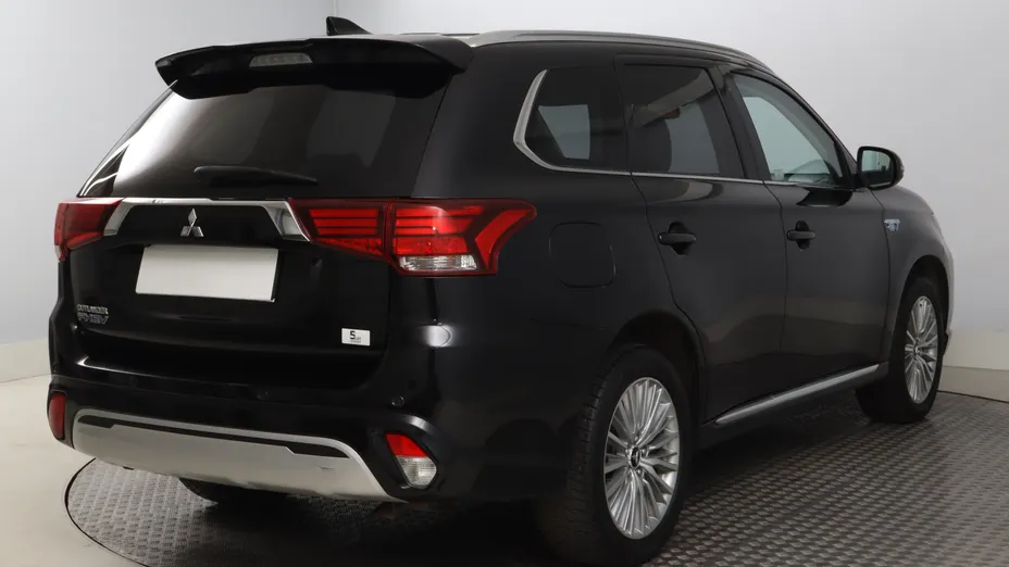 Mitsubishi Outlander -