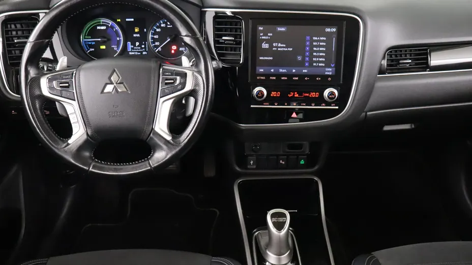 Mitsubishi Outlander -