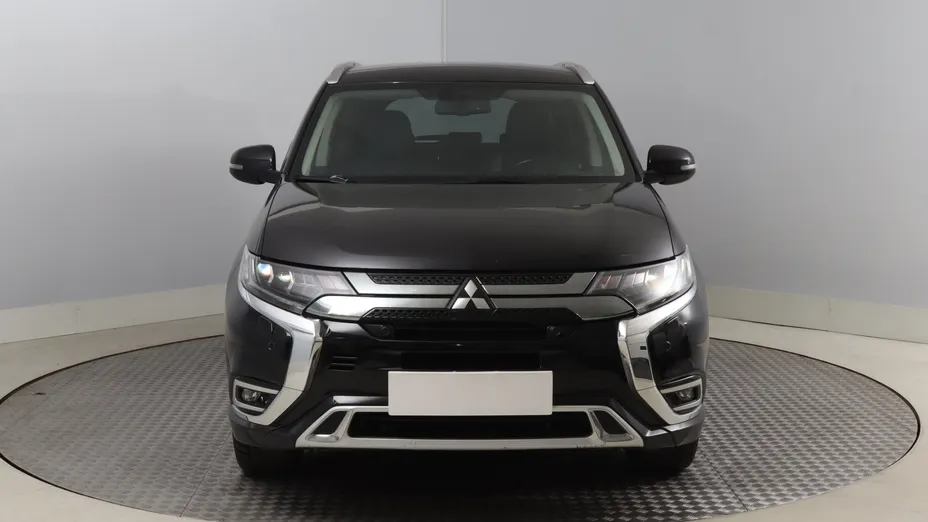 Mitsubishi Outlander -