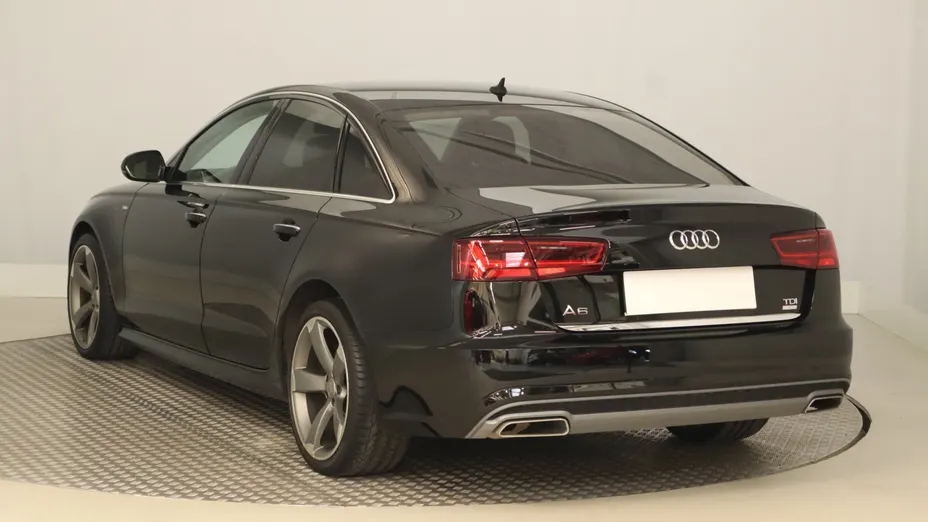 Audi A6 -