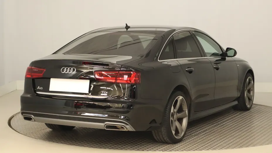 Audi A6 -