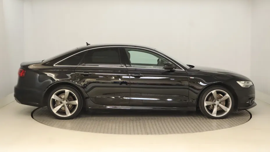 Audi A6 -