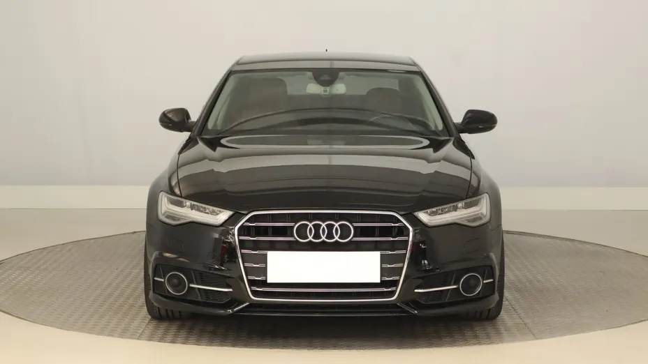 Audi A6 -