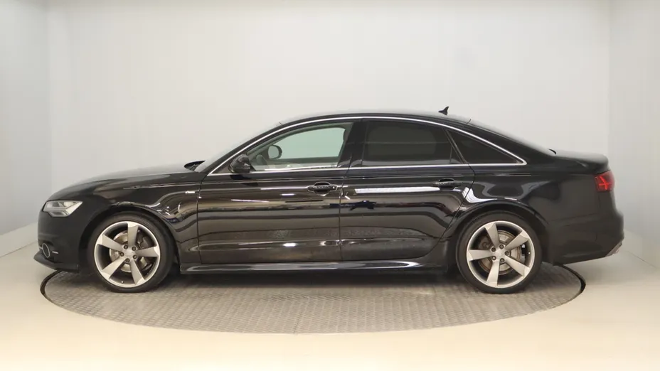 Audi A6 -