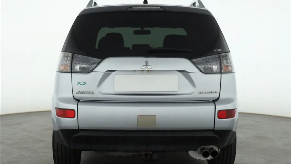 Mitsubishi Outlander -