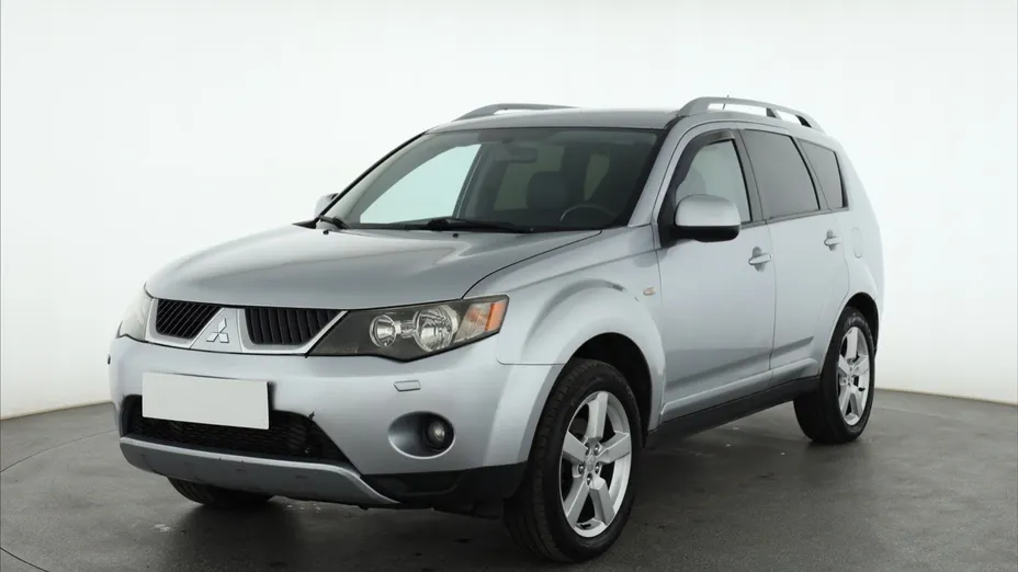 Mitsubishi Outlander -
