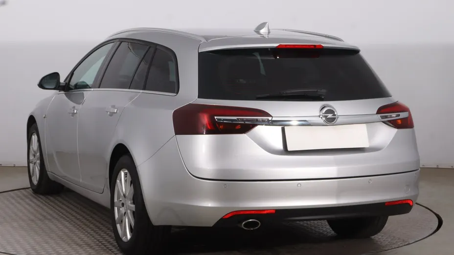 Opel Insignia -