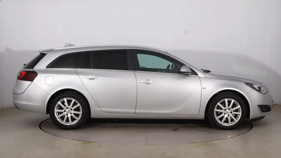 Opel Insignia -