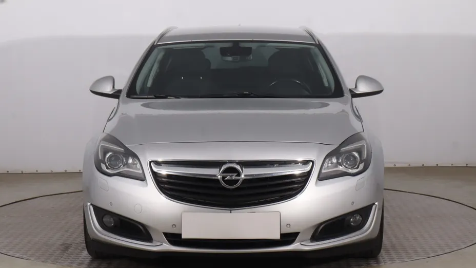 Opel Insignia -