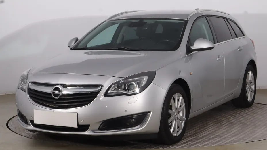 Opel Insignia -
