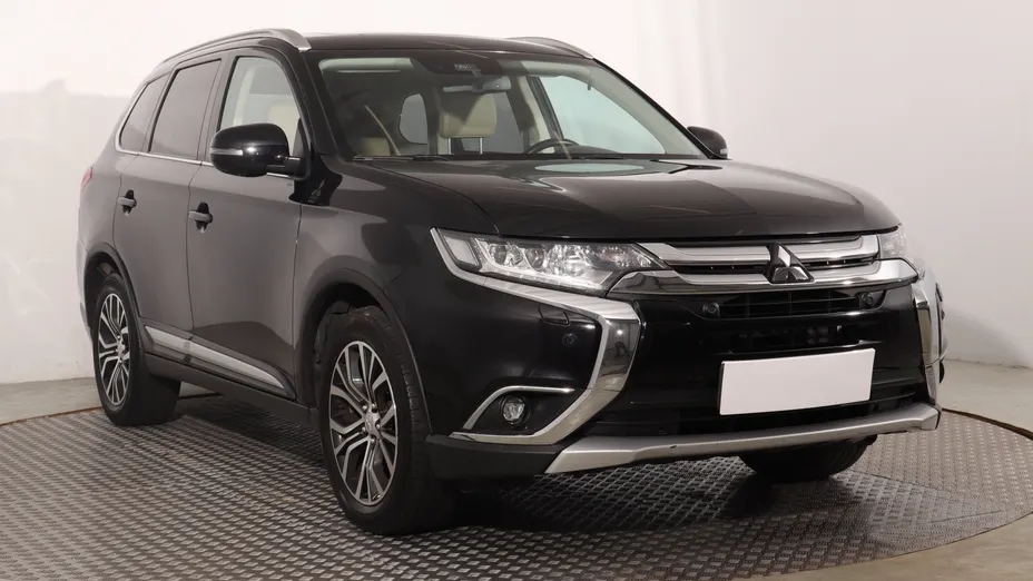 Mitsubishi Outlander -