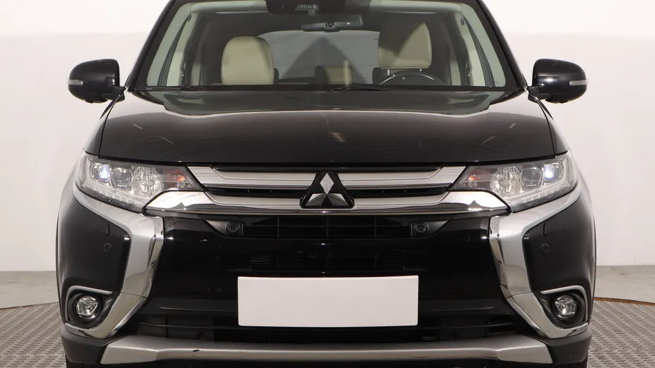 Mitsubishi Outlander -
