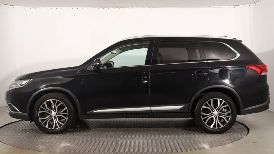 Mitsubishi Outlander -