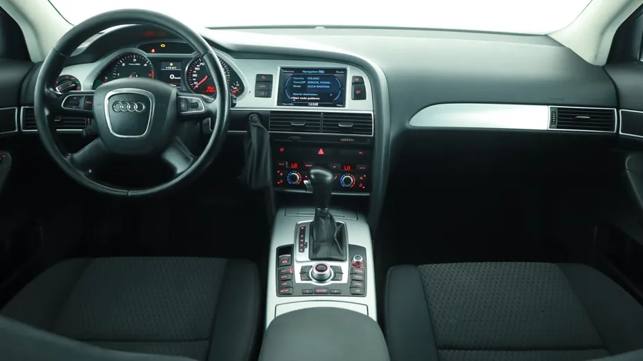 Audi A6 -