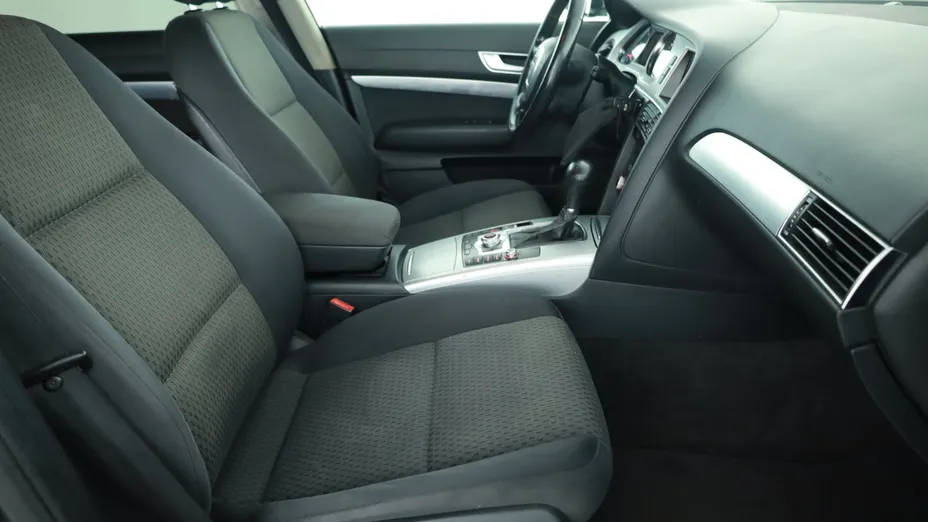 Audi A6 -