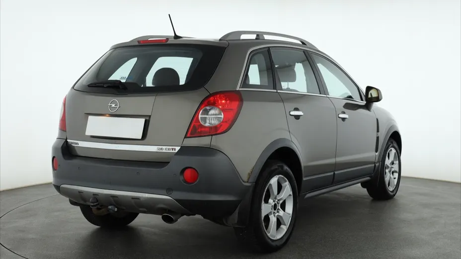 Opel Antara -