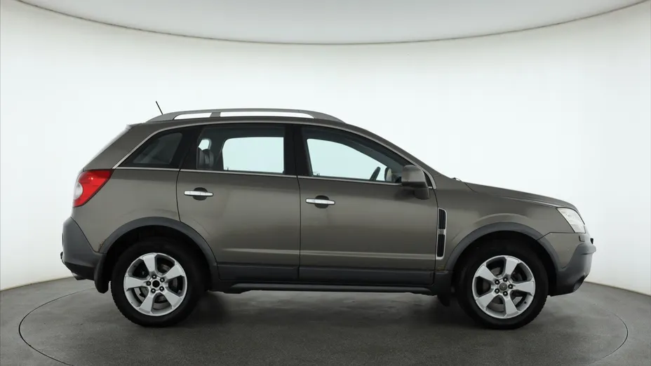 Opel Antara -