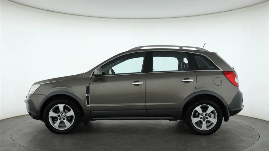 Opel Antara -