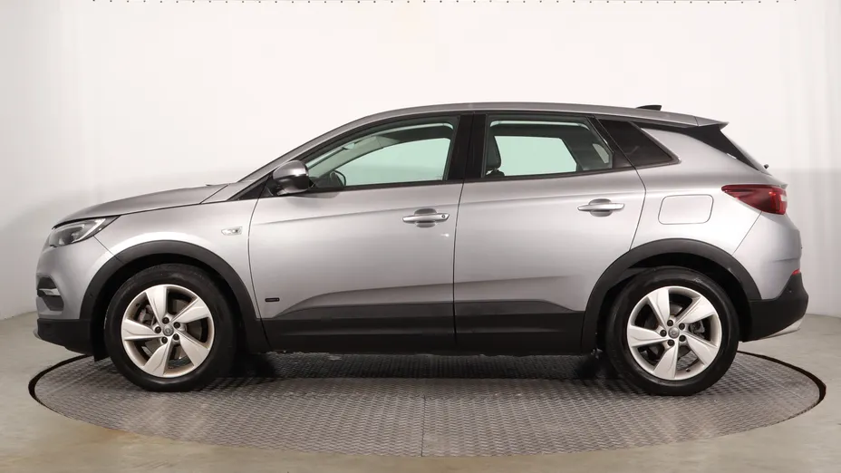 Opel Grandland -