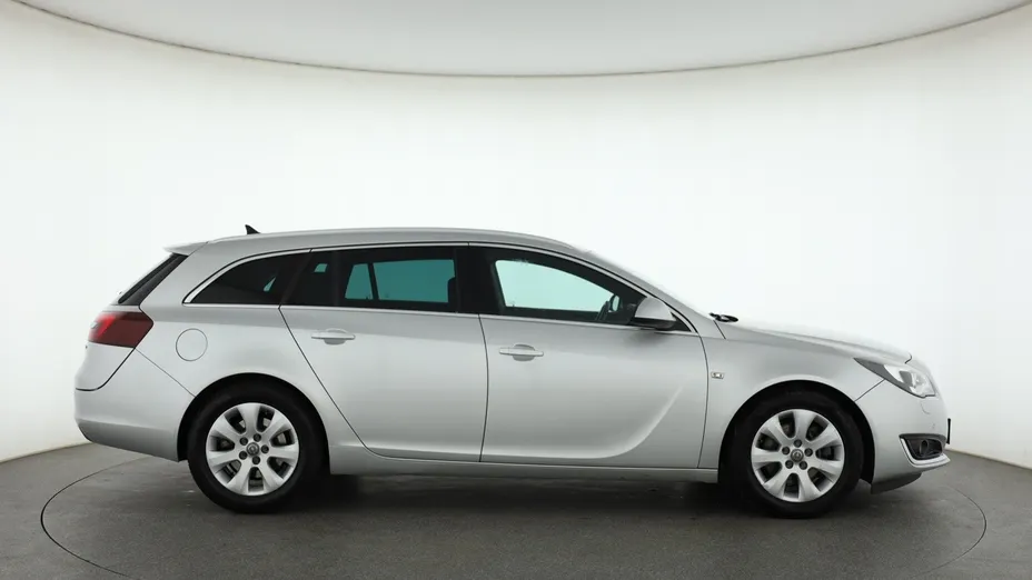 Opel Insignia -