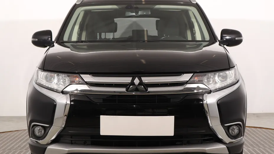 Mitsubishi Outlander -