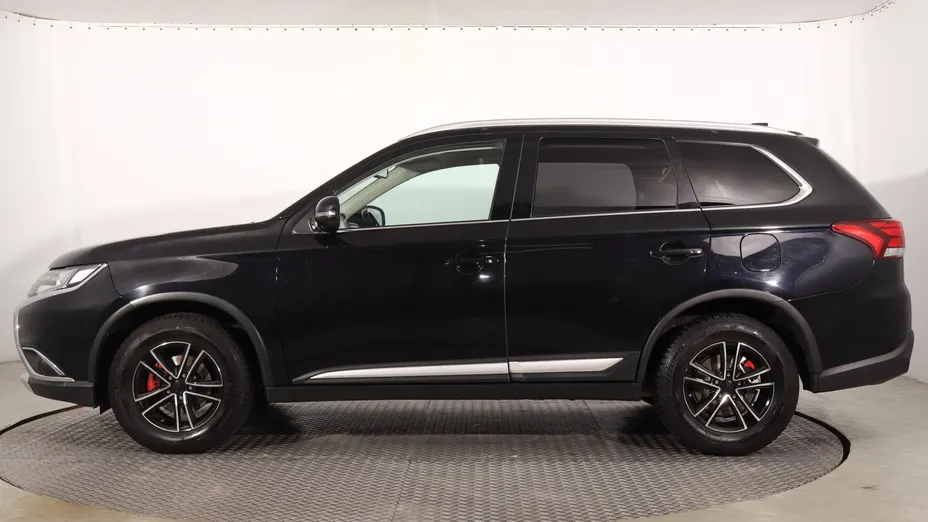 Mitsubishi Outlander -