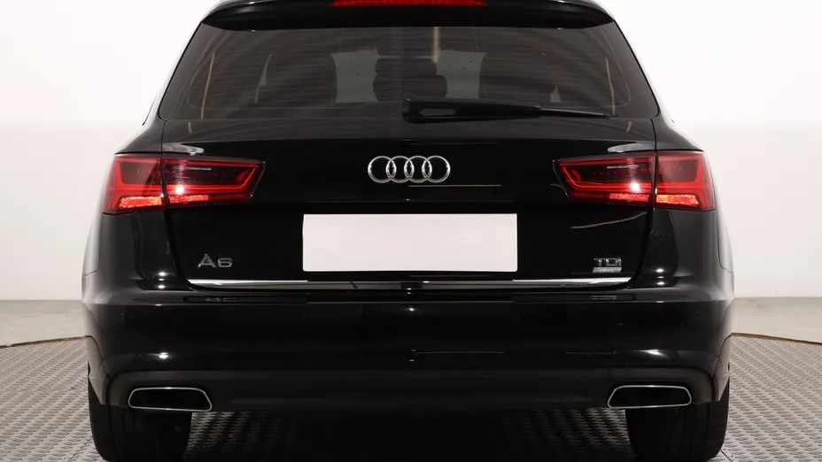 Audi A6 -