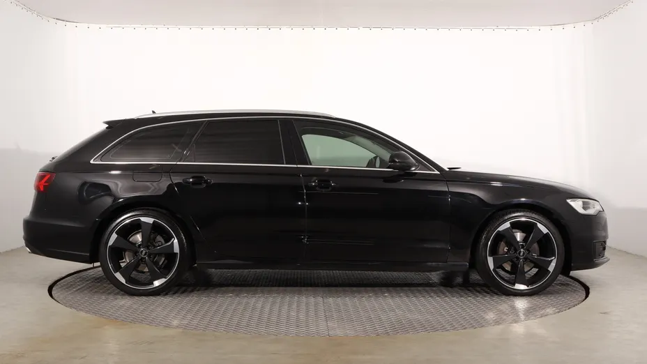 Audi A6 -