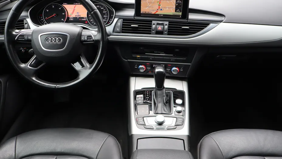 Audi A6 -