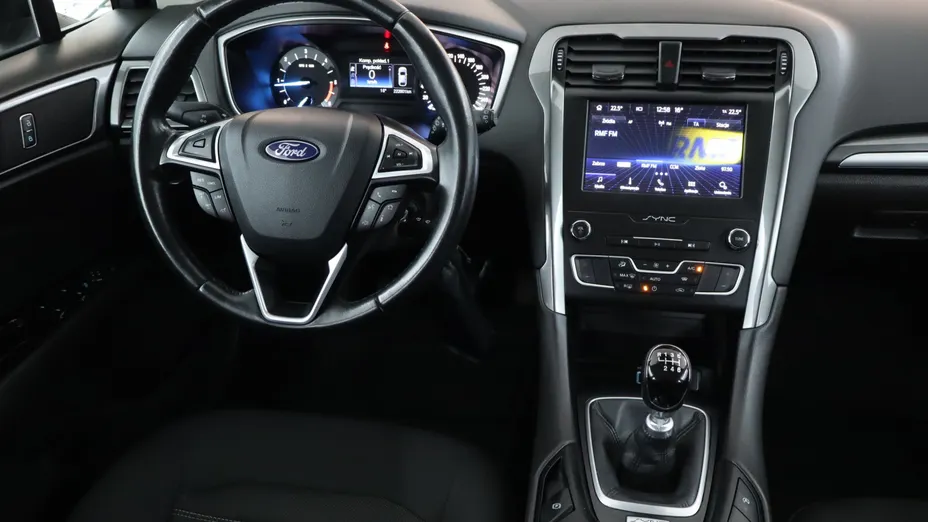 Ford Mondeo -