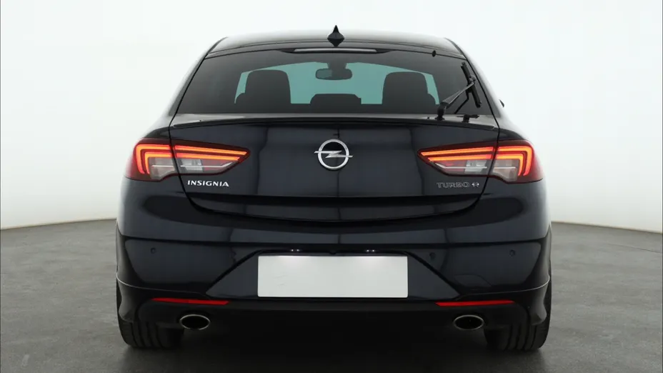 Opel Insignia -