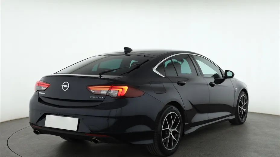 Opel Insignia -