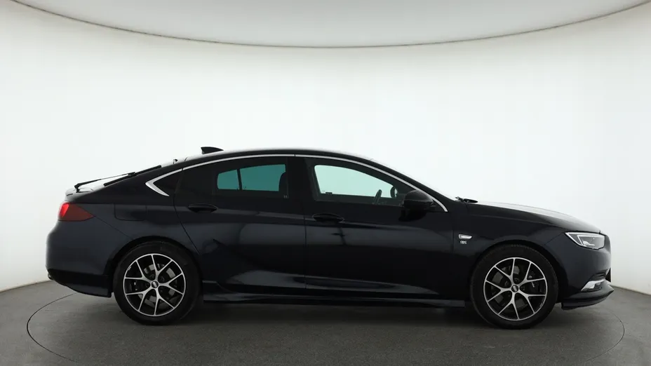 Opel Insignia -