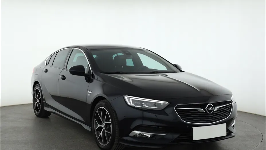 Opel Insignia -