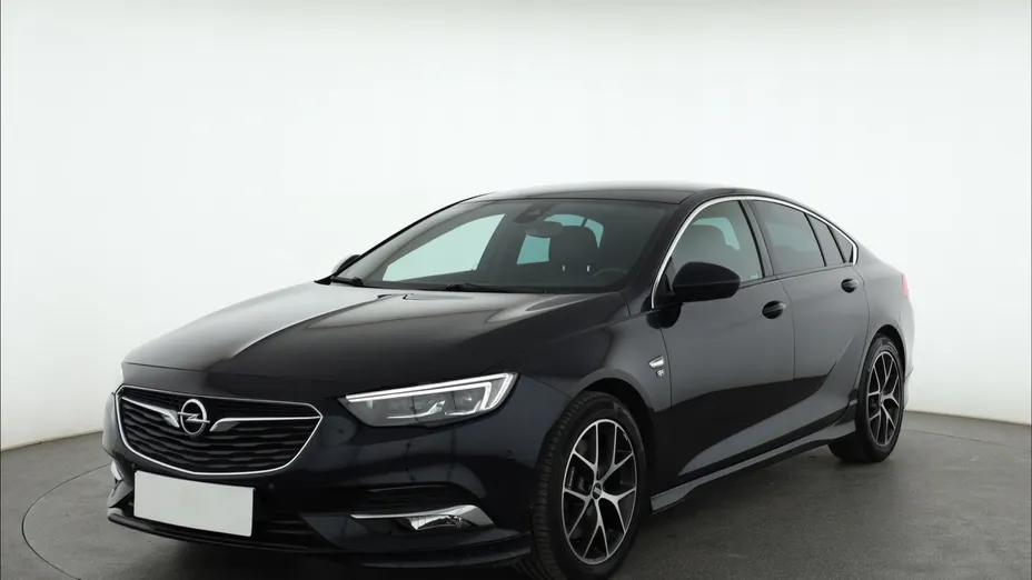 Opel Insignia -
