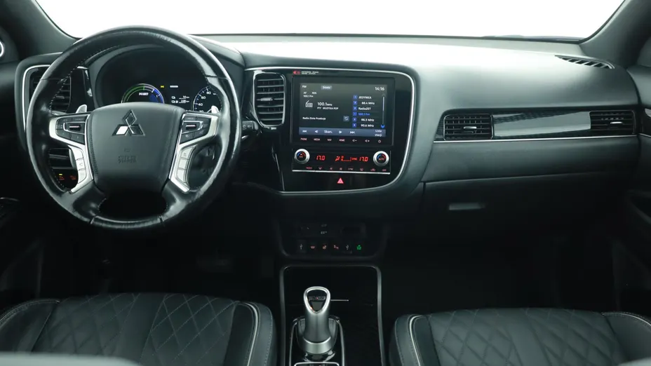 Mitsubishi Outlander -