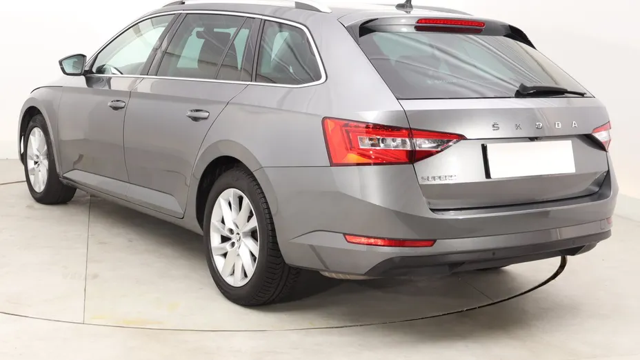 Skoda Superb -