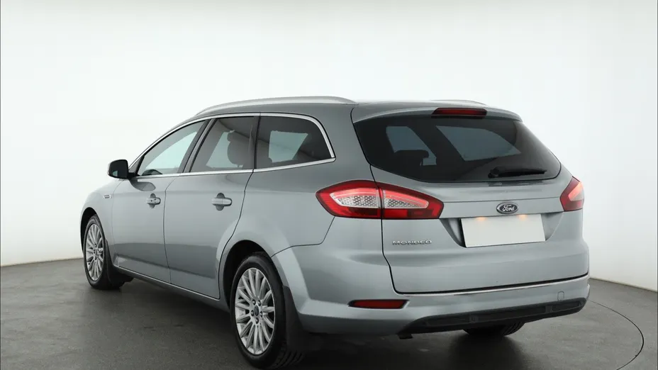 Ford Mondeo -
